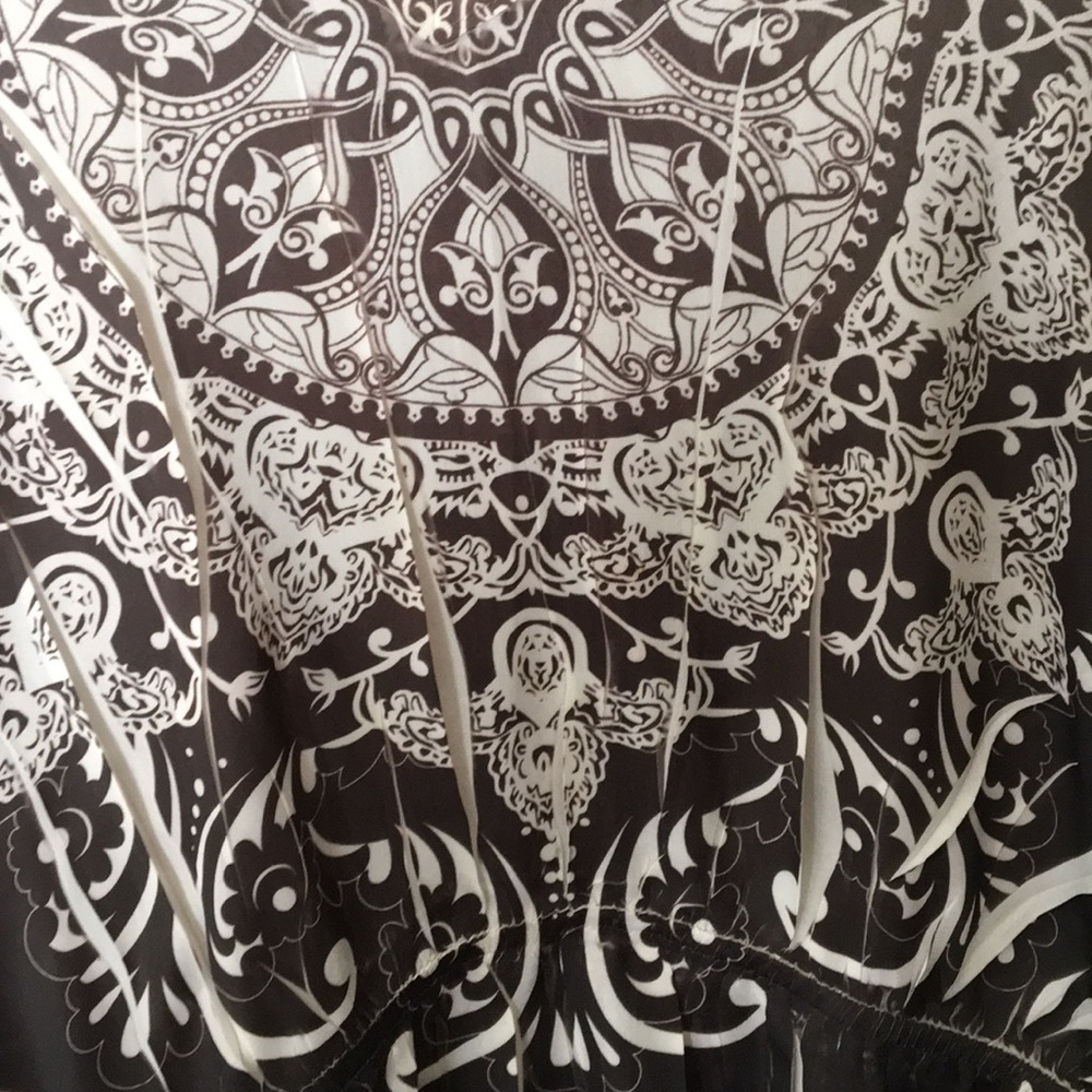 Ruby Rox size S Print Top - Picture 2 of 5